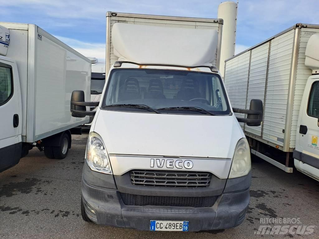 Iveco DAILY 60C17 Caminhões de caixa fechada