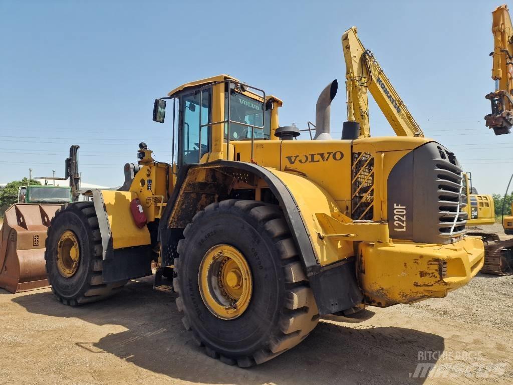 Volvo L 220 F Carregadeiras de rodas