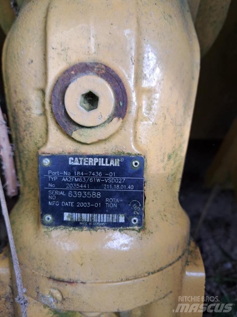 CAT 663 E Equipamento de manuseamento e colocaçăo