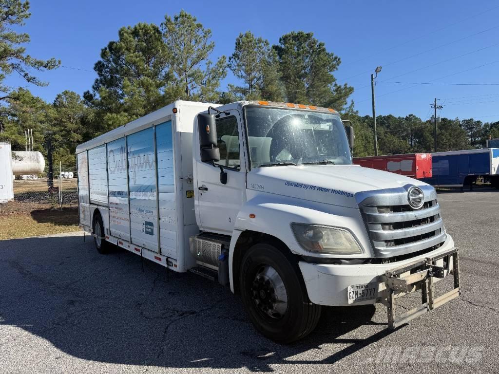 Hino 338 Camiões de entrega de bebidas
