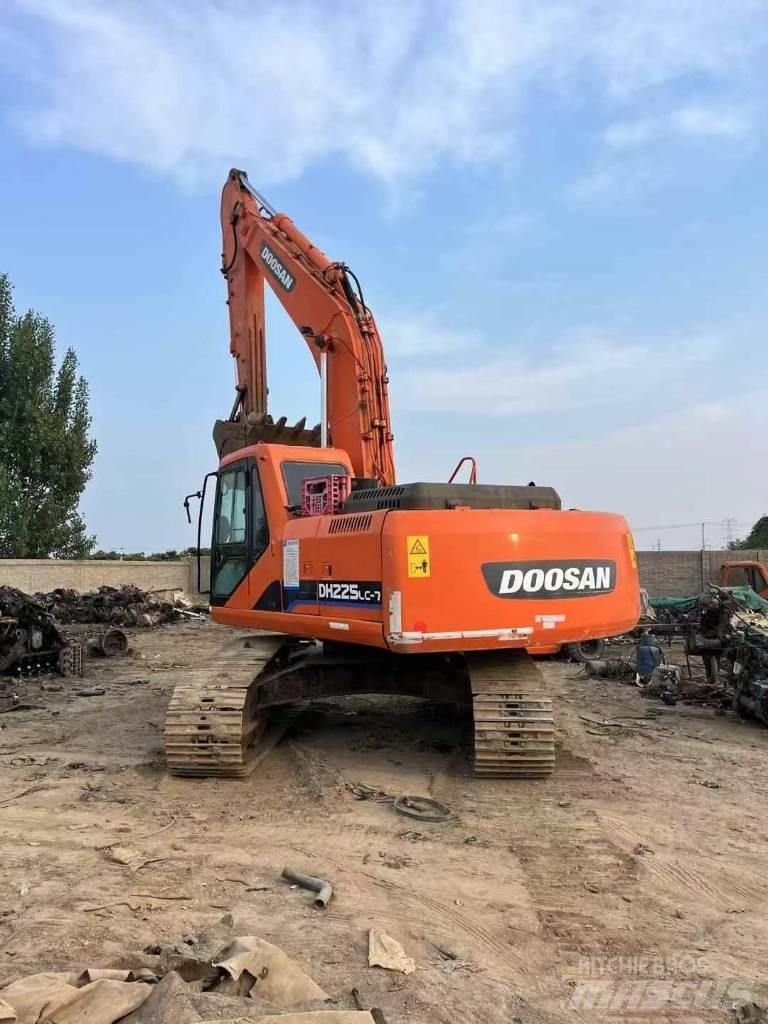 Doosan DH 225 LC-9 Escavadeiras de esteiras
