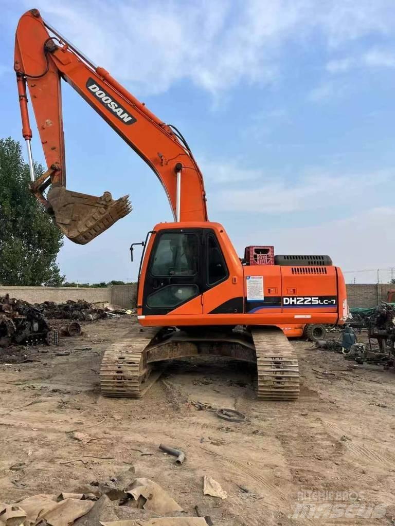 Doosan DH 225 LC-9 Escavadeiras de esteiras