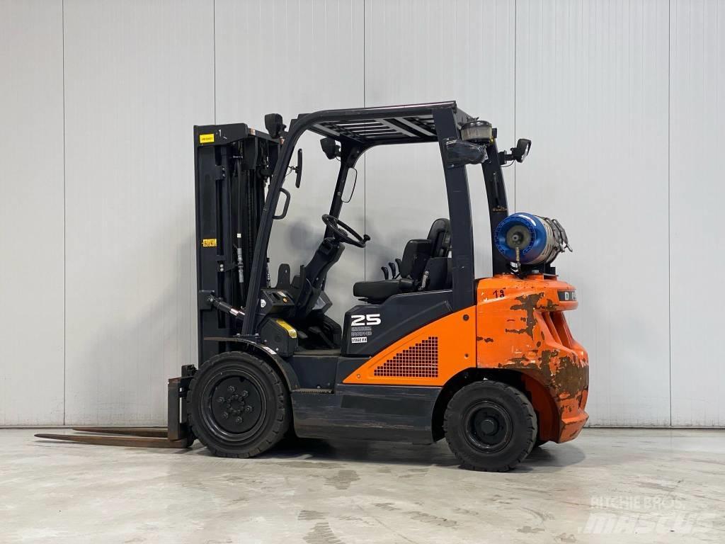 Doosan G25N-7 Empilhadores a gás