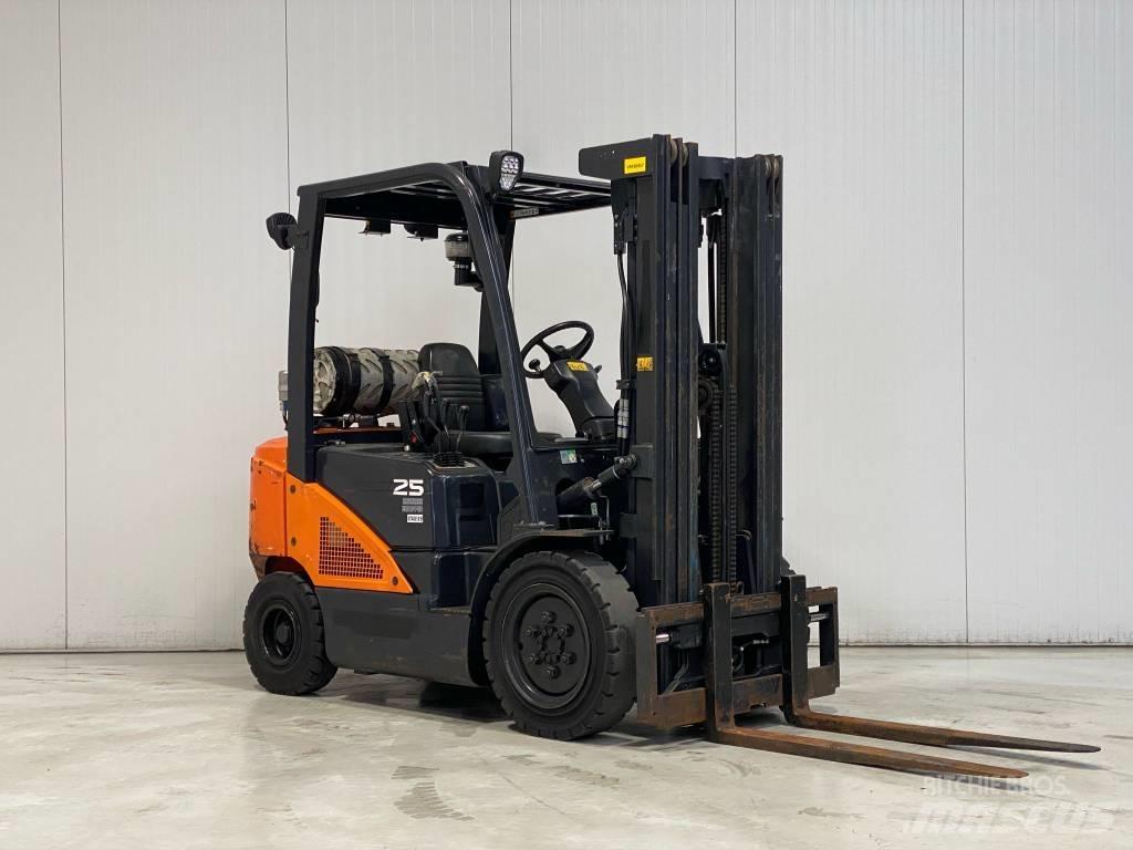 Doosan G25N-7 Empilhadores a gás