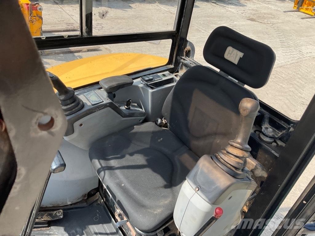 CAT 302.7 D CR Miniescavadeiras
