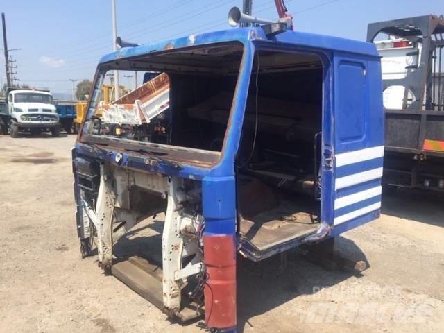 Scania 142 M Cabines e interior