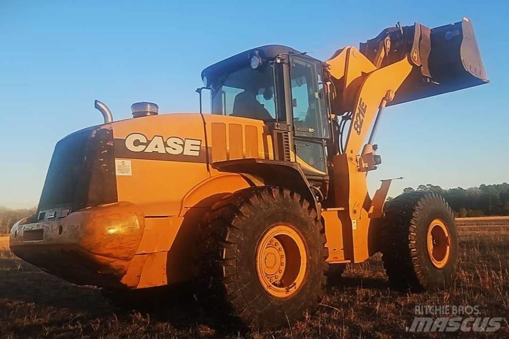 CASE 821 E Carregadeiras de rodas