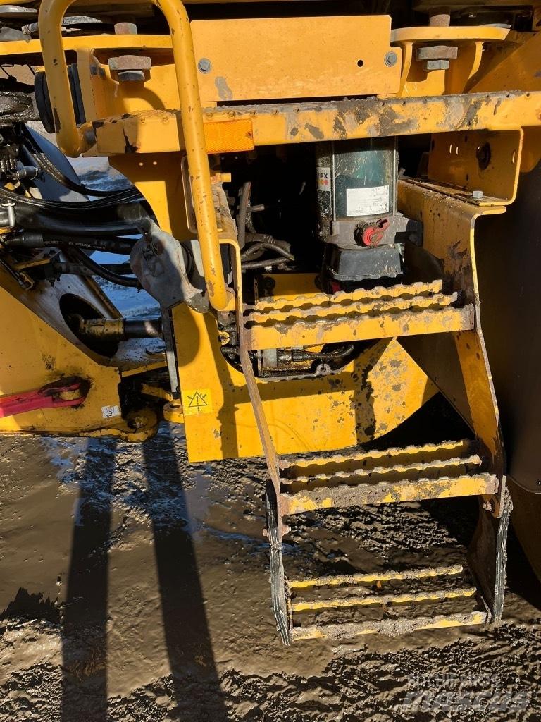 Volvo L 120 F Carregadeiras de rodas