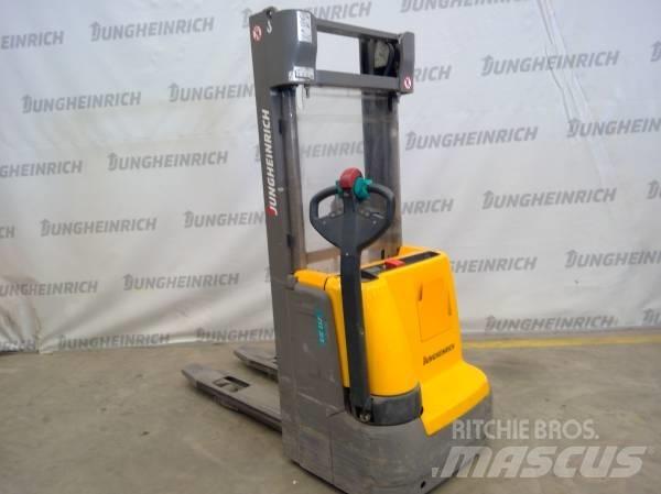 Jungheinrich EJC 112 Empilhador para operador externo