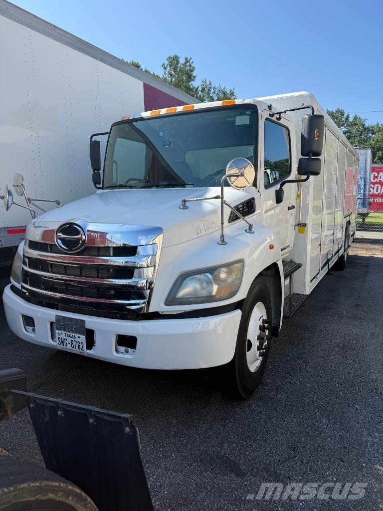 Hino 338 Camiões de entrega de bebidas