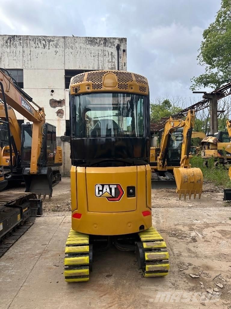 CAT 302 Miniescavadeiras