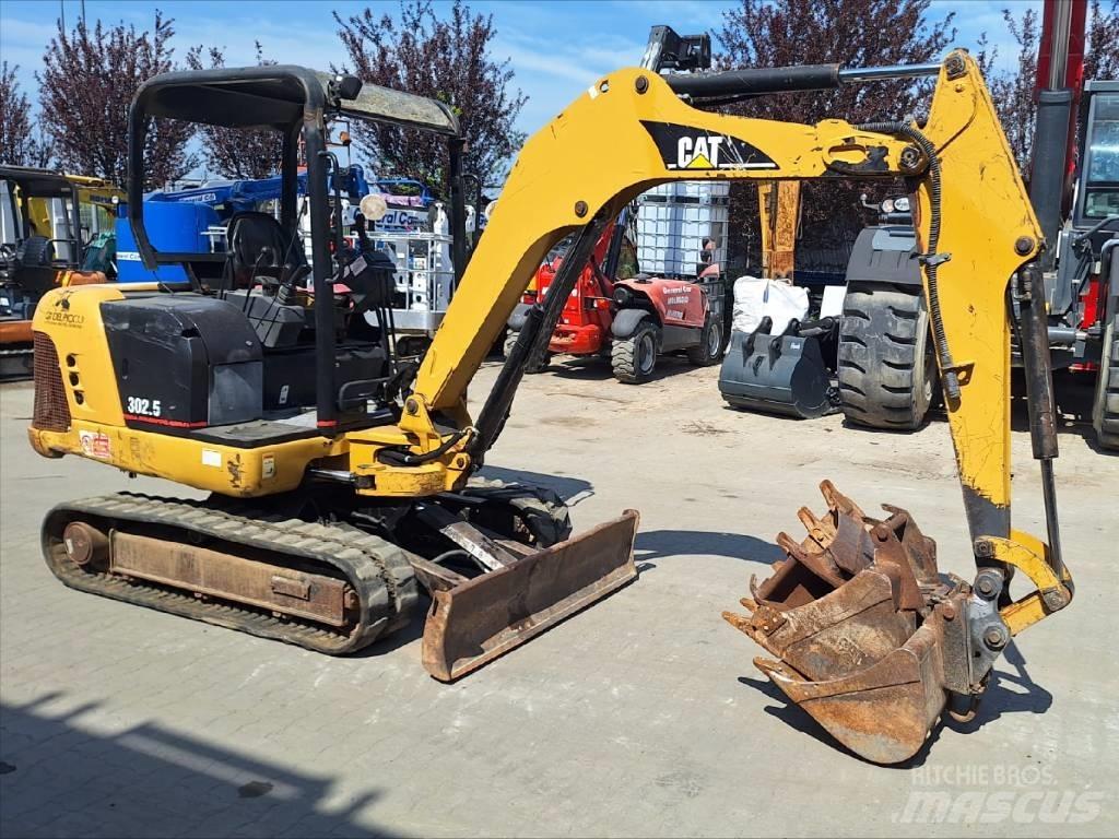CAT 302.5 Miniescavadeiras