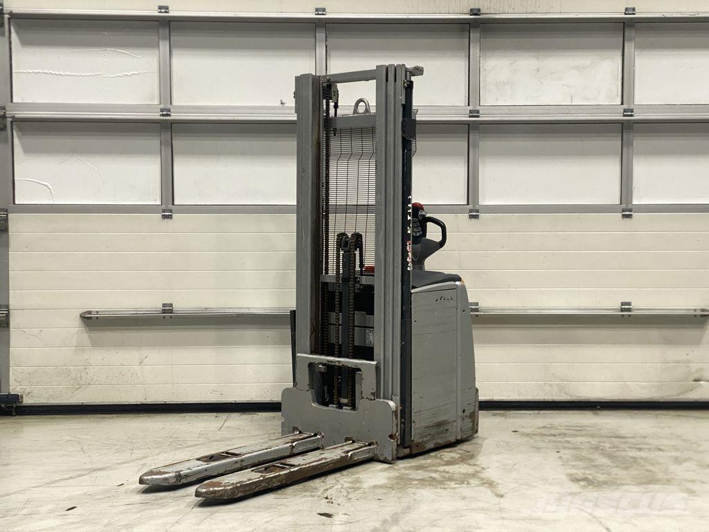 Still EXV14I Empilhador para operador externo