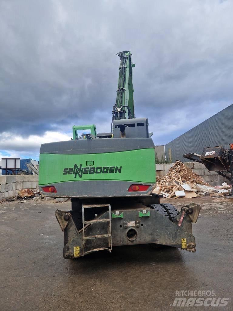 Sennebogen 821 E Escavadoras de rodas