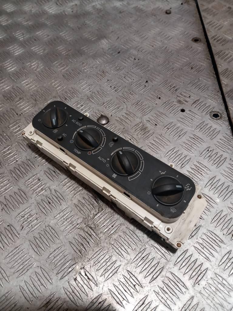 MAN TGM  81619096068 Cabines e interior