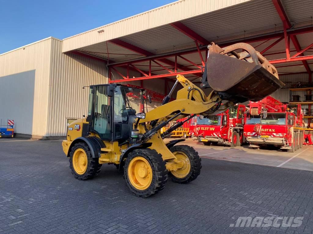 CAT 908M Carregadeiras de rodas