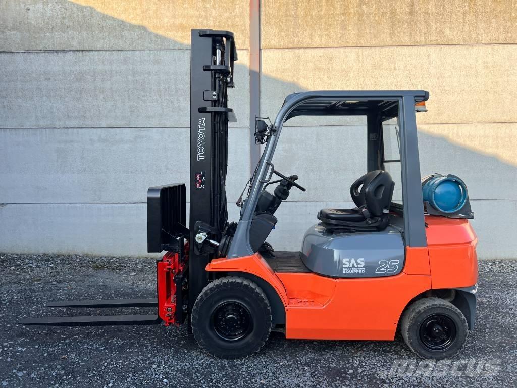 Toyota 42-7 FGF 25 Empilhadores a gás