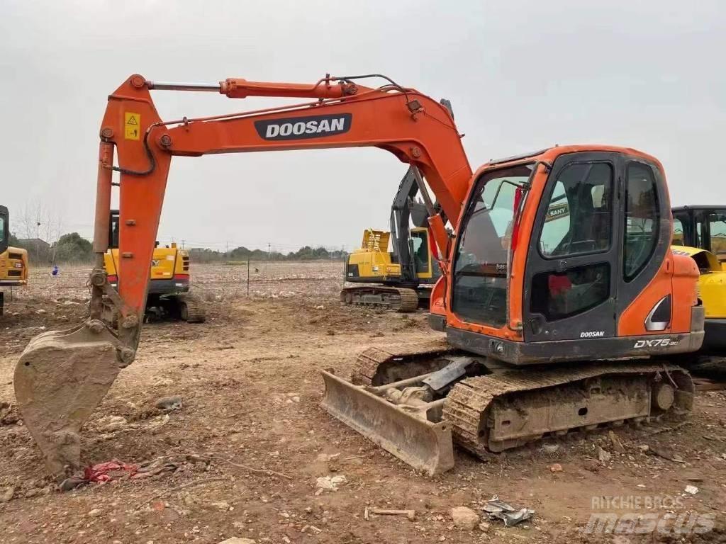 Doosan DX75 Escavadeiras de esteiras