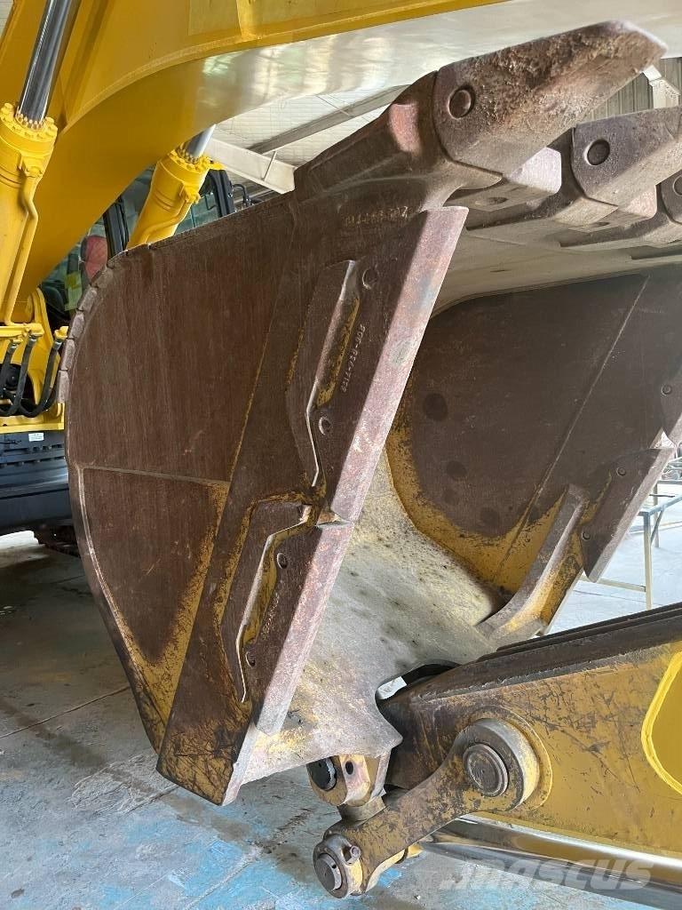 Komatsu PC 450 LC-8 Escavadeiras de esteiras