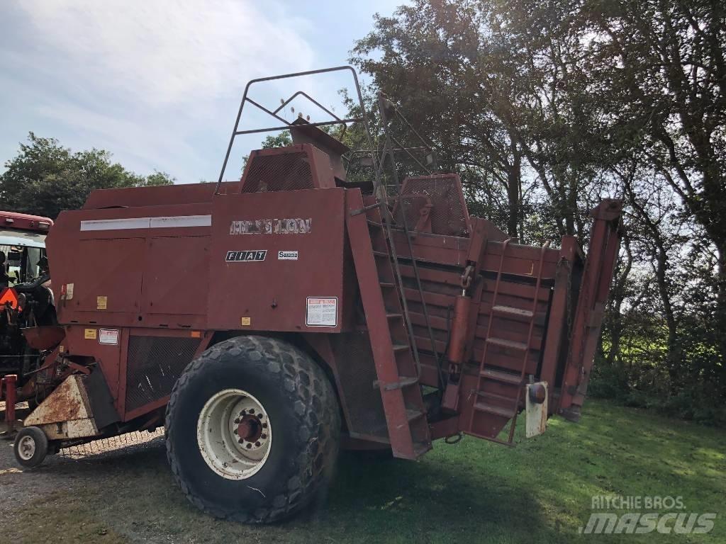 Hesston 4800 Enfardadeira de fardos quadrados