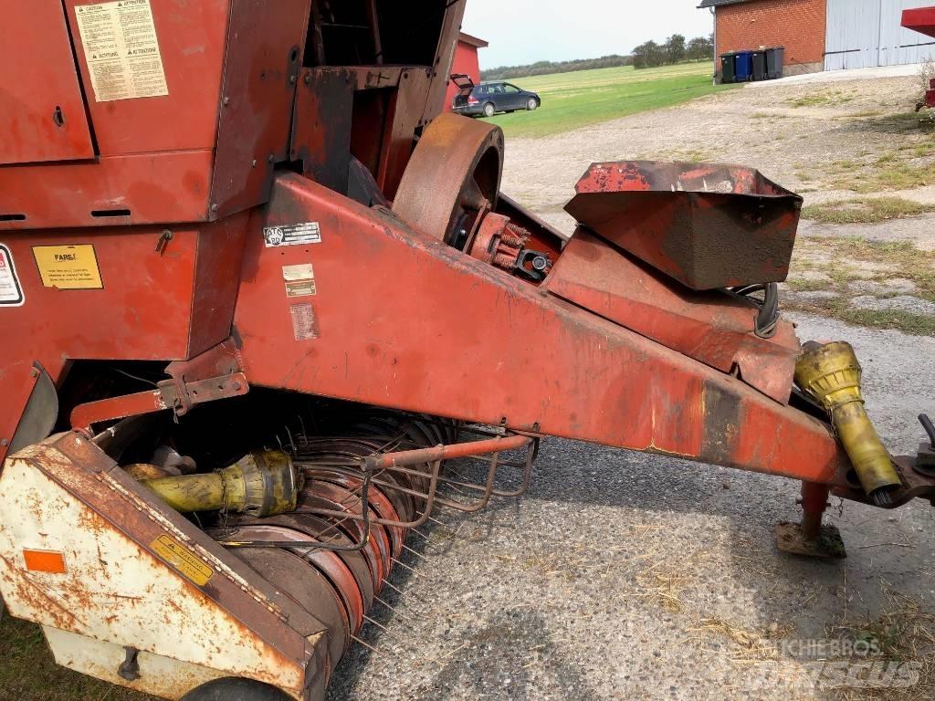 Hesston 4800 Enfardadeira de fardos quadrados