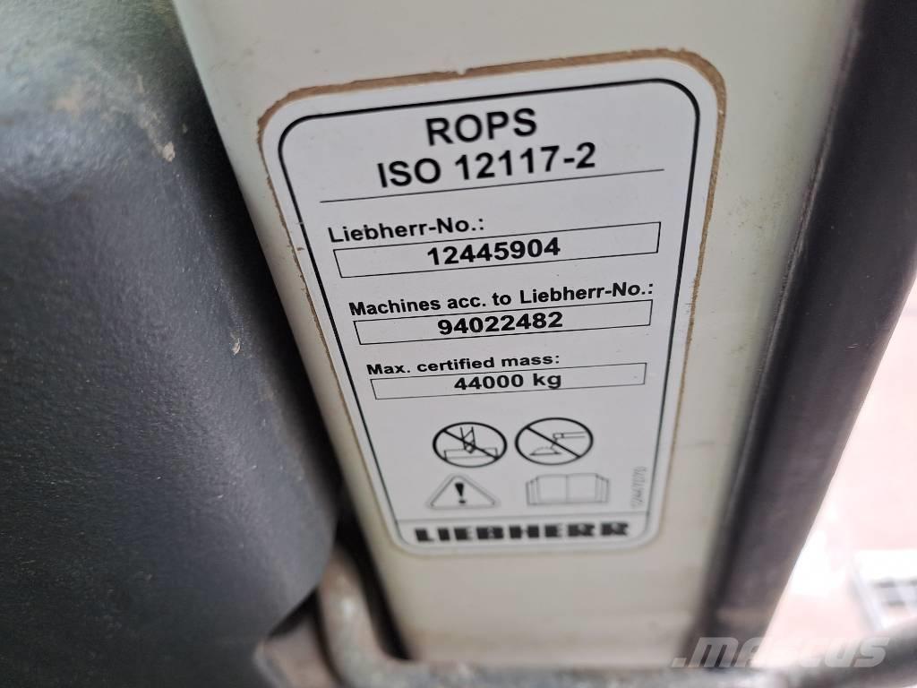 Liebherr R 946 Escavadeiras de esteiras