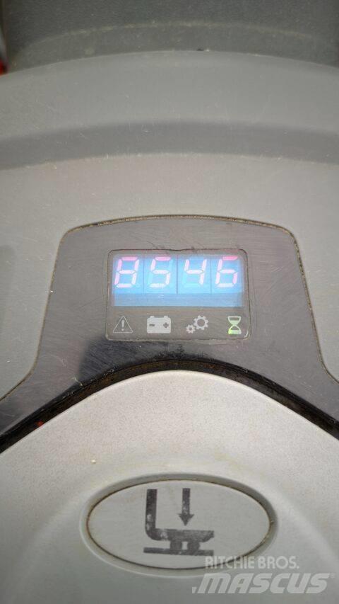 Toyota SPE160L Empilhador para operador externo