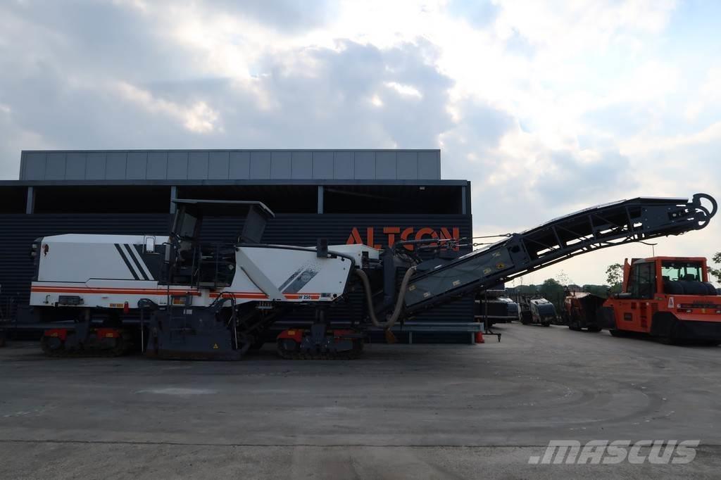 Wirtgen W 250 Moinhos de asfalto a frio
