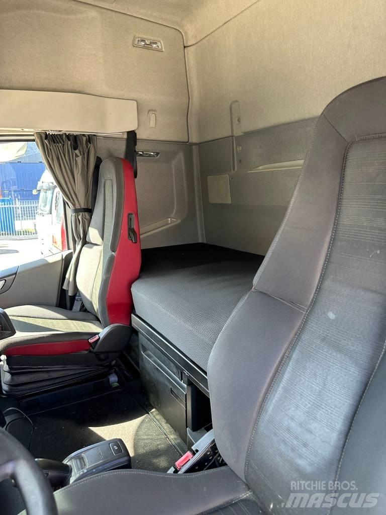 Volvo FH Camiões caixa desmontável com elevador de cabo