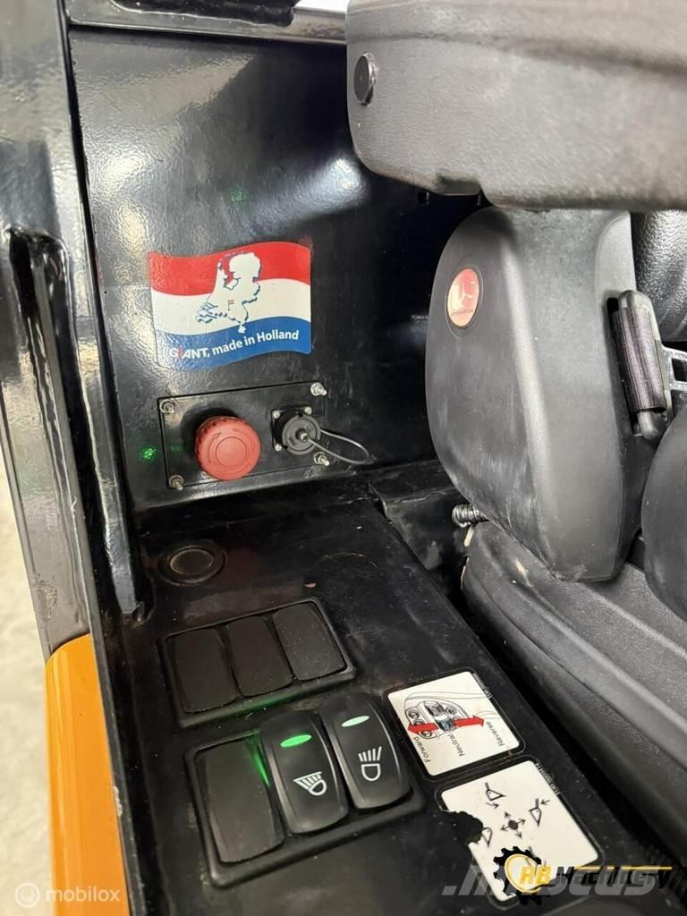 GiANT G2200E Carregadeiras de rodas