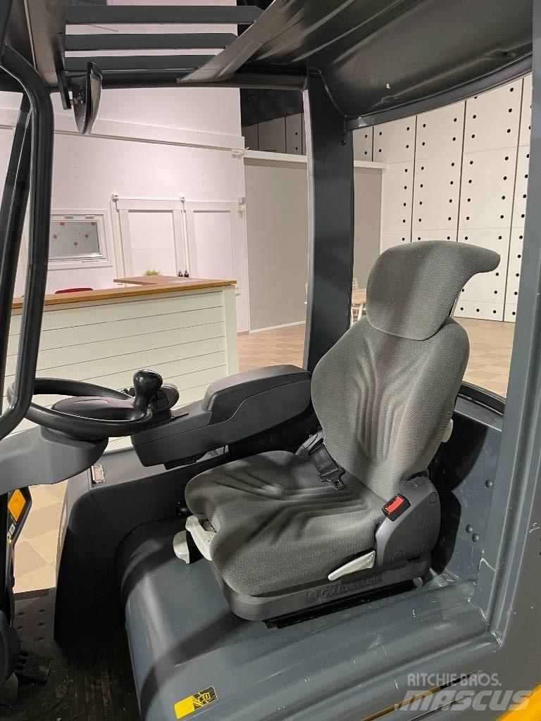 Jungheinrich EFG 213 Empilhadores eléctricos