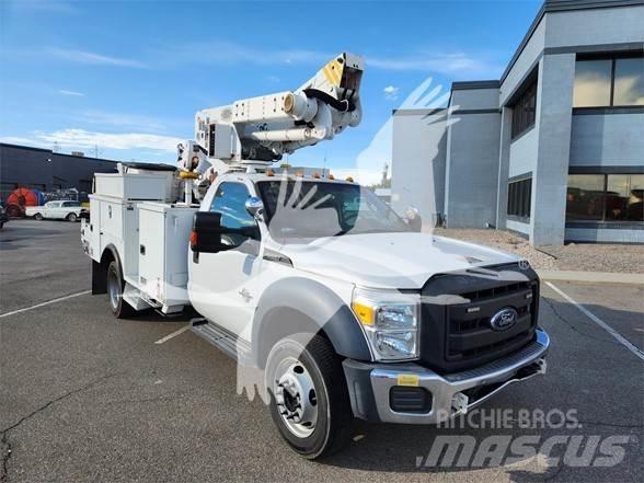 Altec AT40M Plataformas aéreas montadas em camião