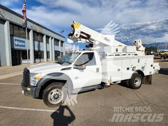 Altec AT40M Plataformas aéreas montadas em camião