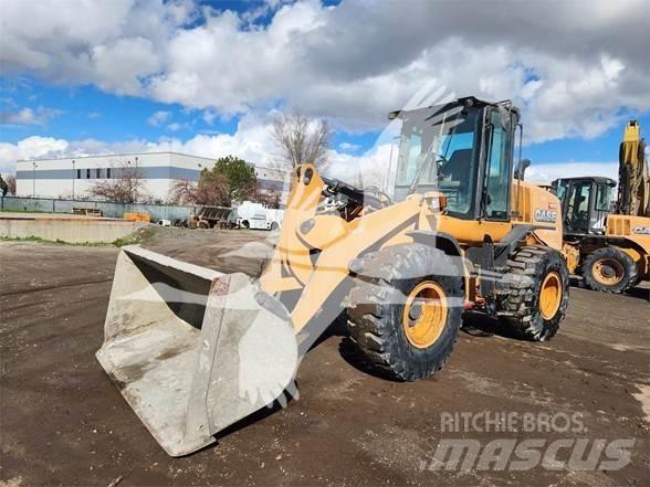 CASE 621F Carregadeiras de rodas