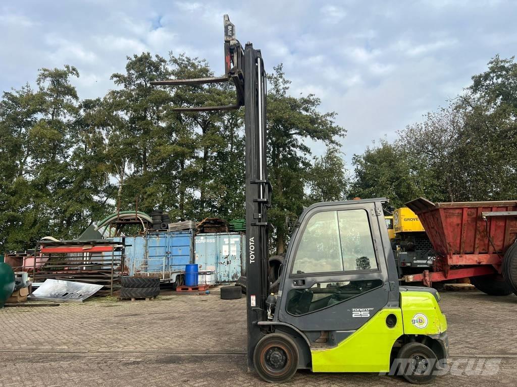 Toyota 06-8FD25F Empilhadores Diesel