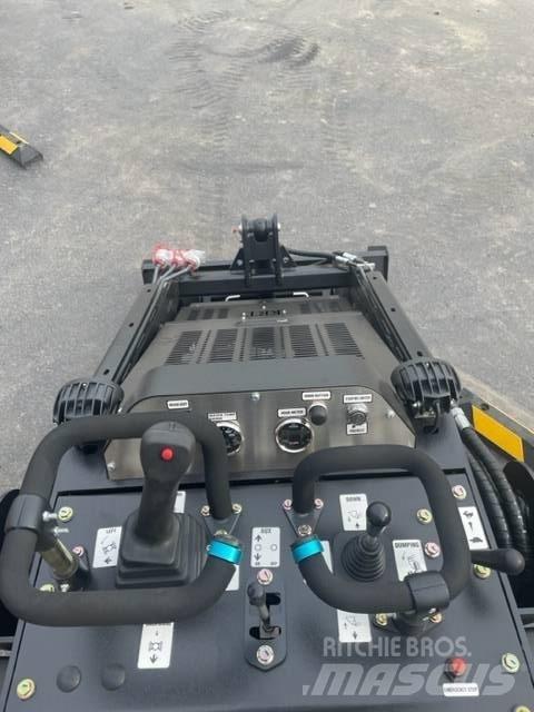 KRT ST 900 HD Minicarregadeiras