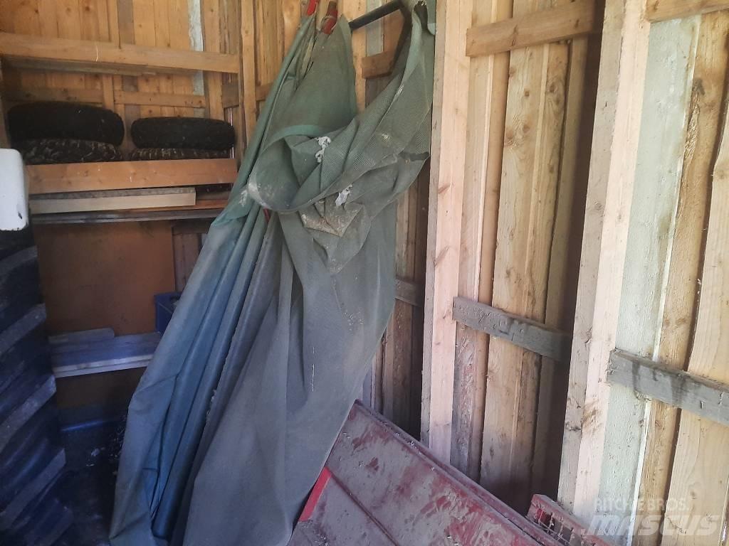 Tuhti Rehulaidat M90 Outros reboques agricolas