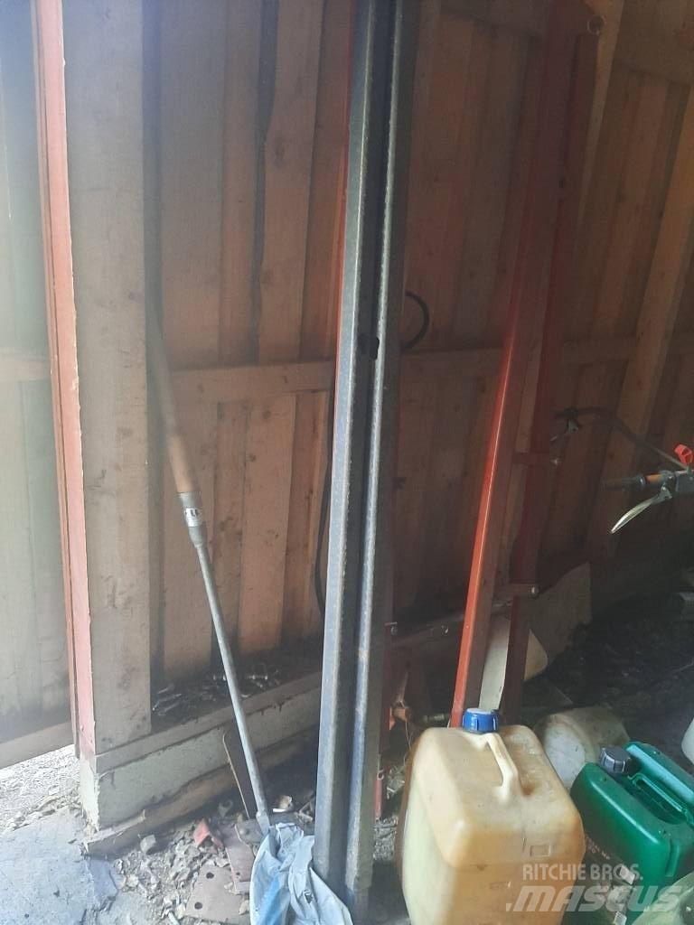 Tuhti Rehulaidat M90 Outros reboques agricolas