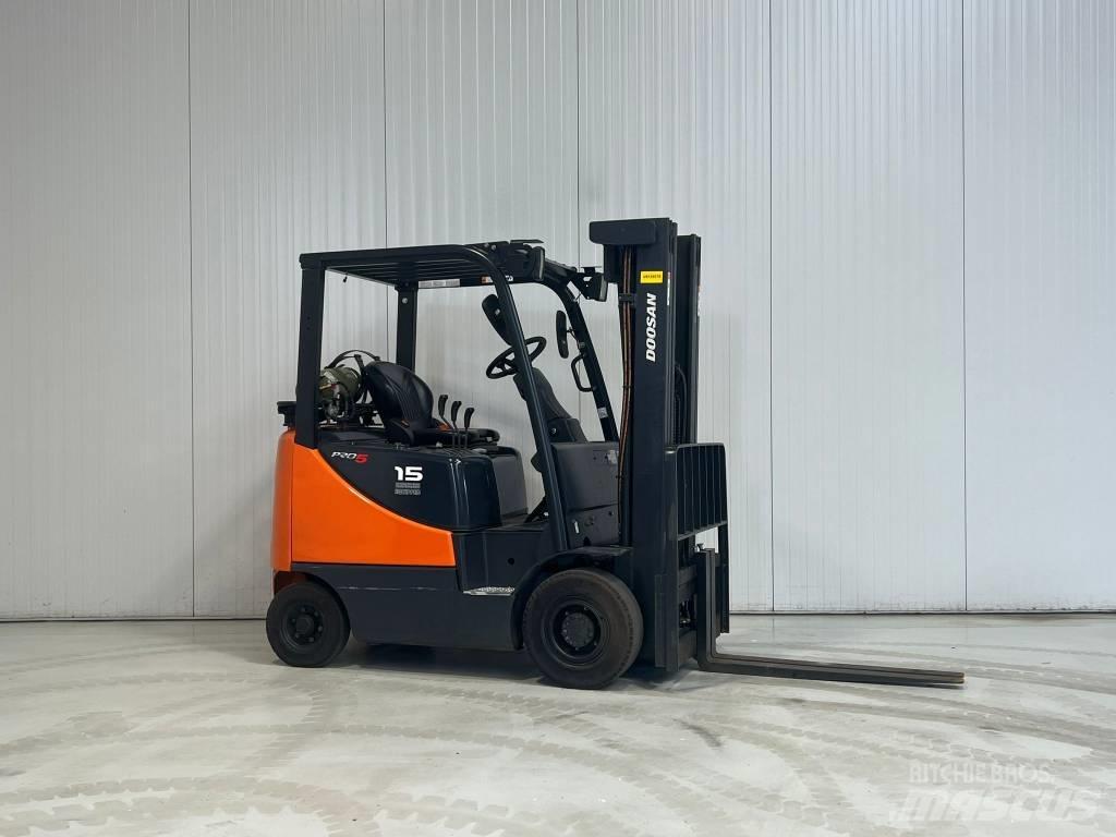Doosan G15S-5 Empilhadores a gás