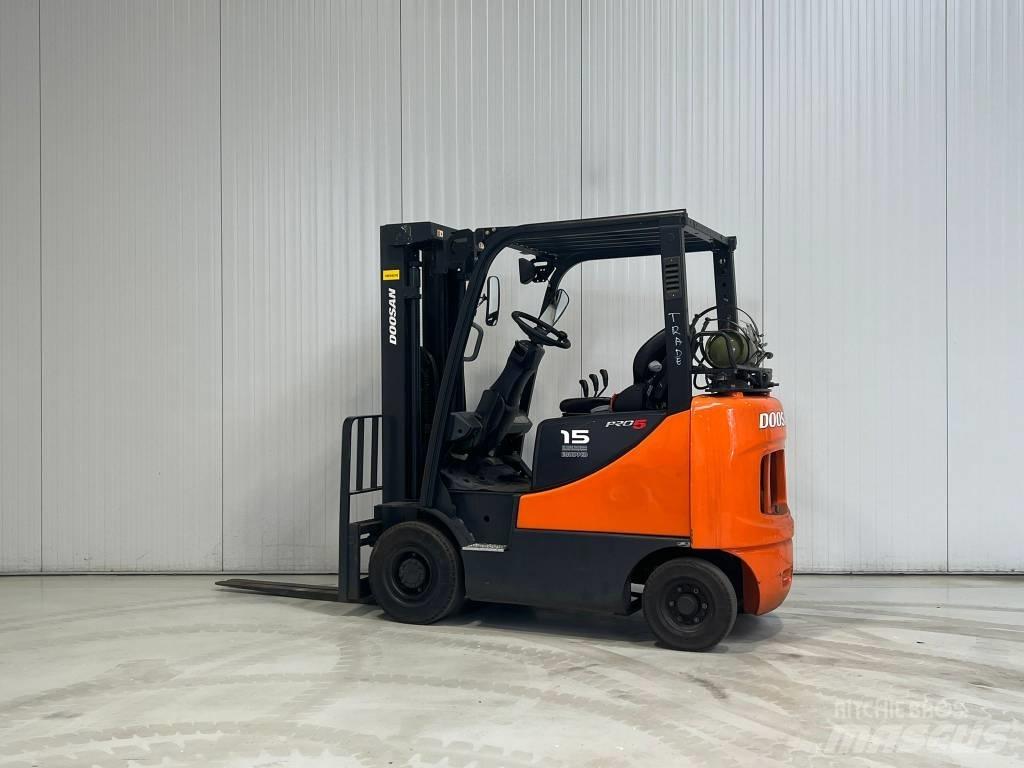 Doosan G15S-5 Empilhadores a gás