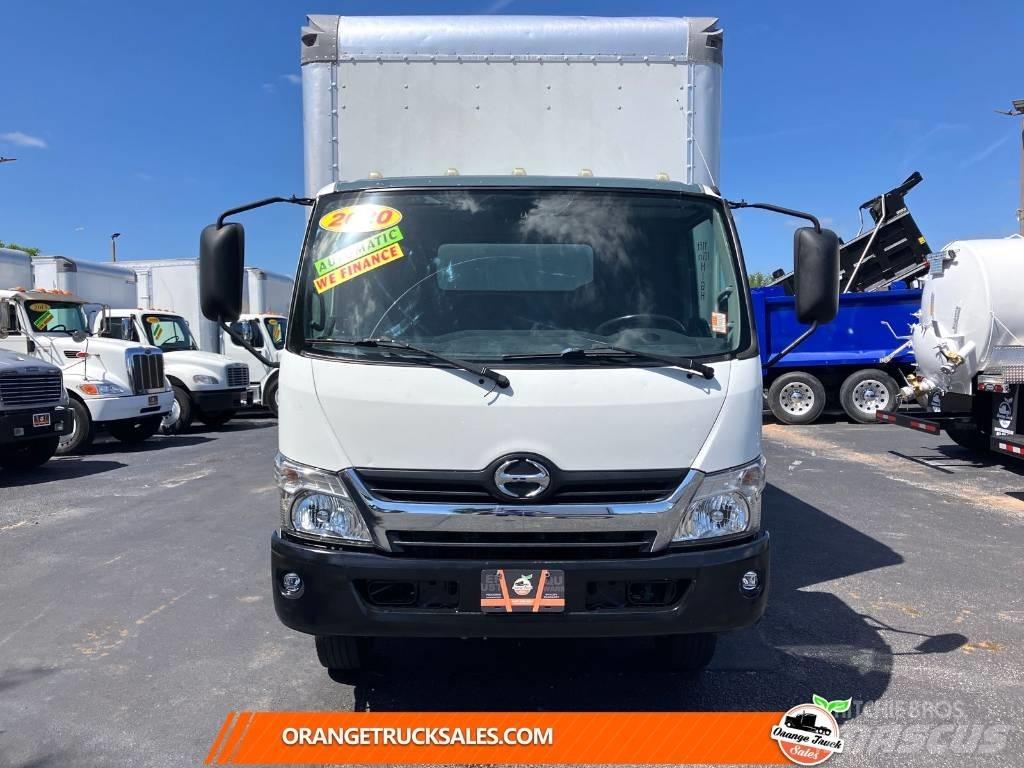 Hino 195 Caminhões de caixa fechada