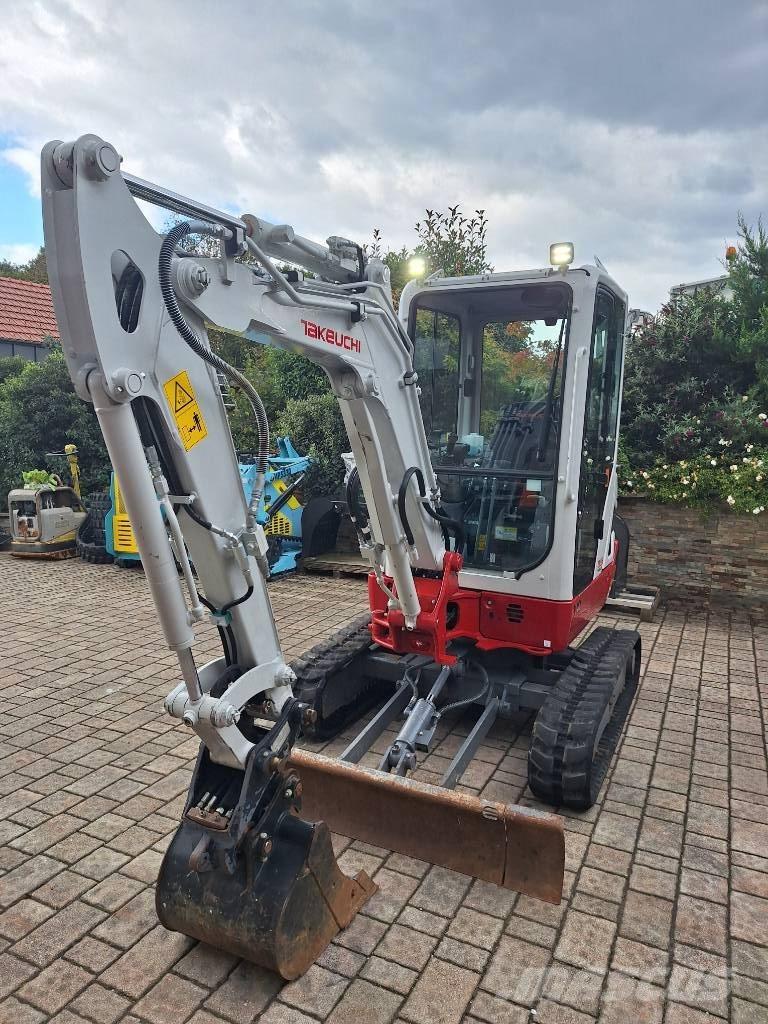 Takeuchi TB 225 Miniescavadeiras
