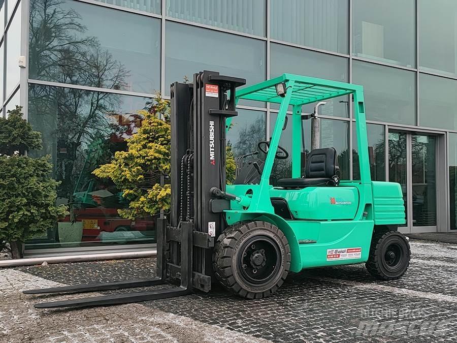Mitsubishi DP30 Empilhadores Diesel