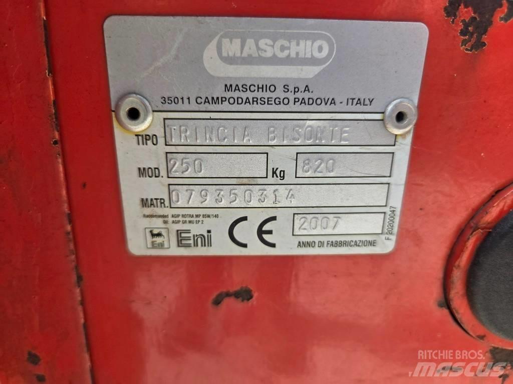 Maschio Bisonte 250 Gadanheiras e cortadores de folhas para pastos