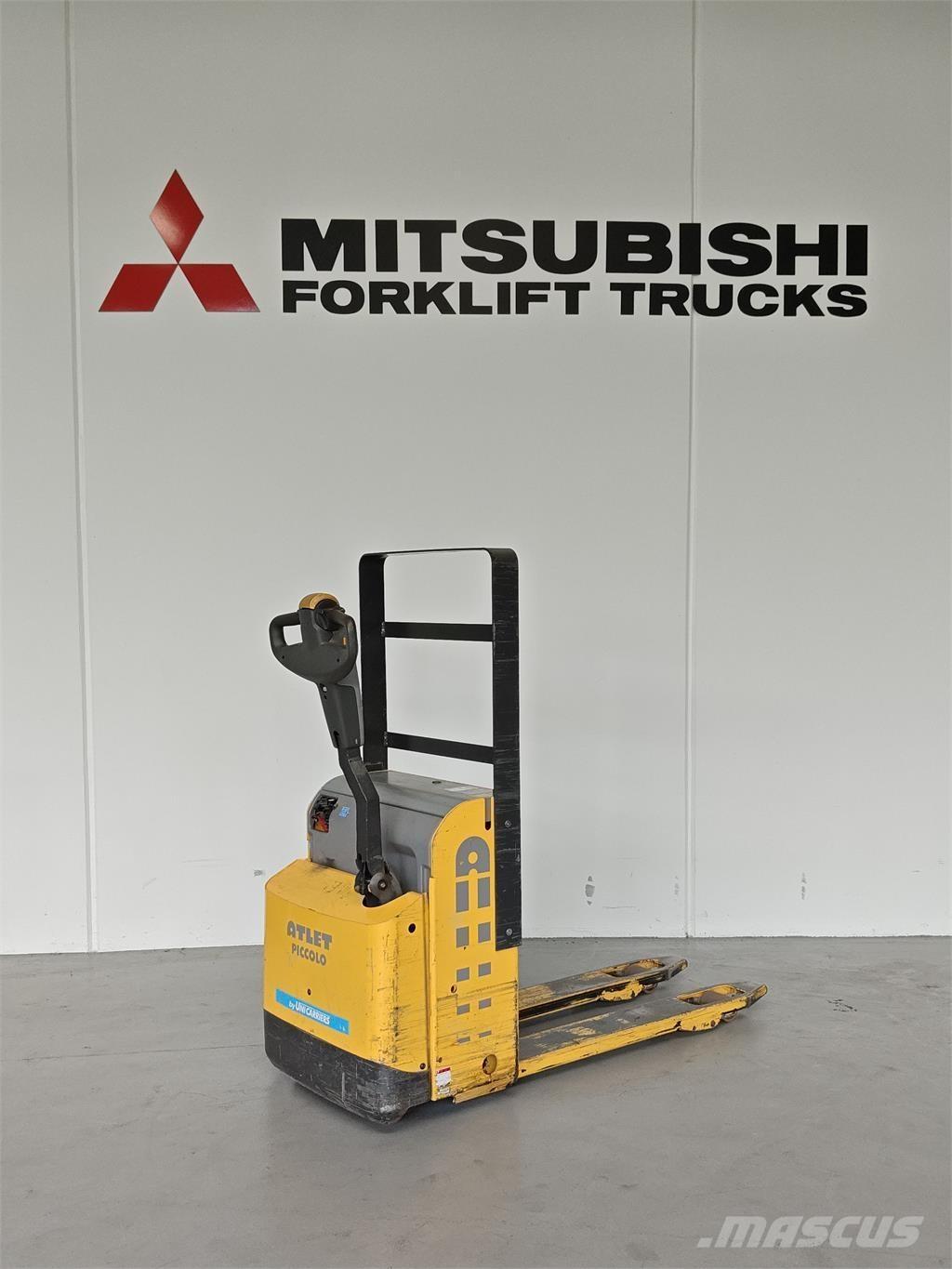 Atlet PLL180 Empilhador para operador externo