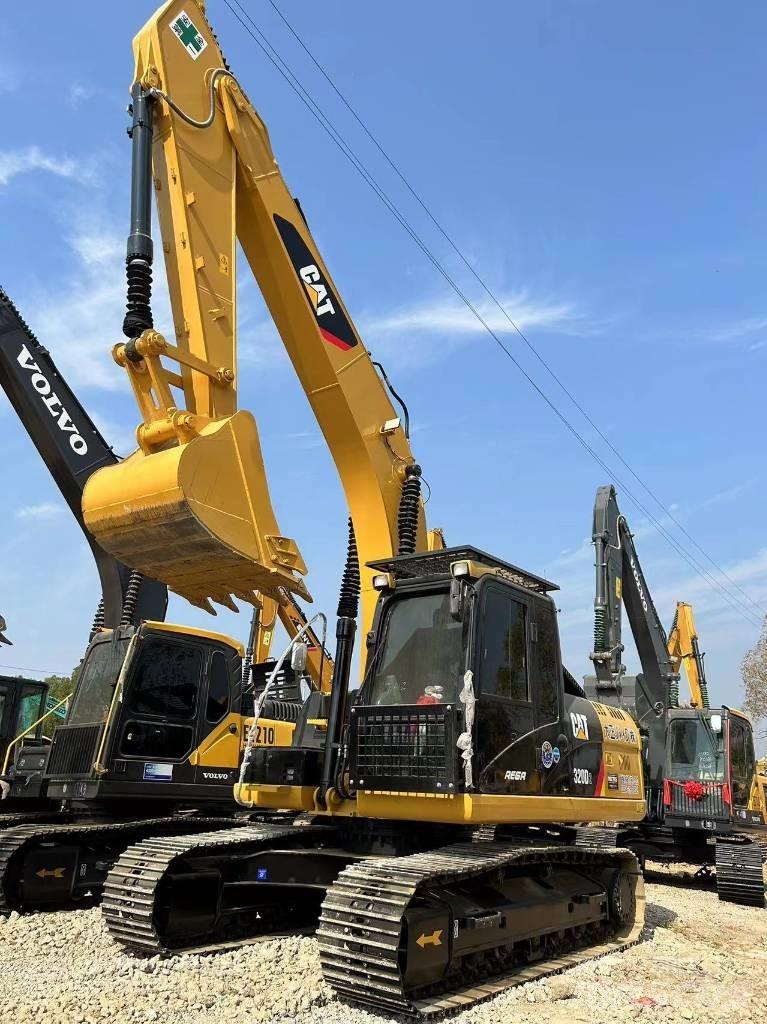 CAT 320D2 Escavadoras Midi 7t - 12t