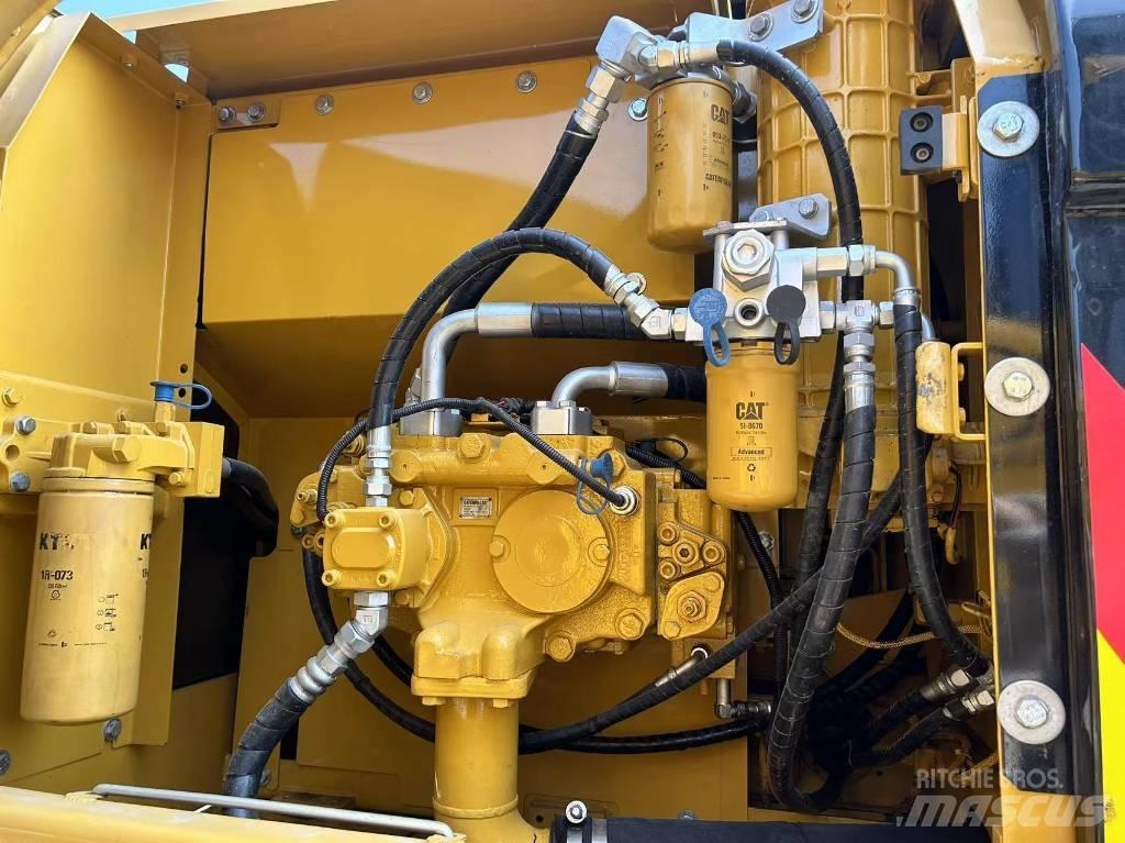 CAT 320D2 Escavadoras Midi 7t - 12t