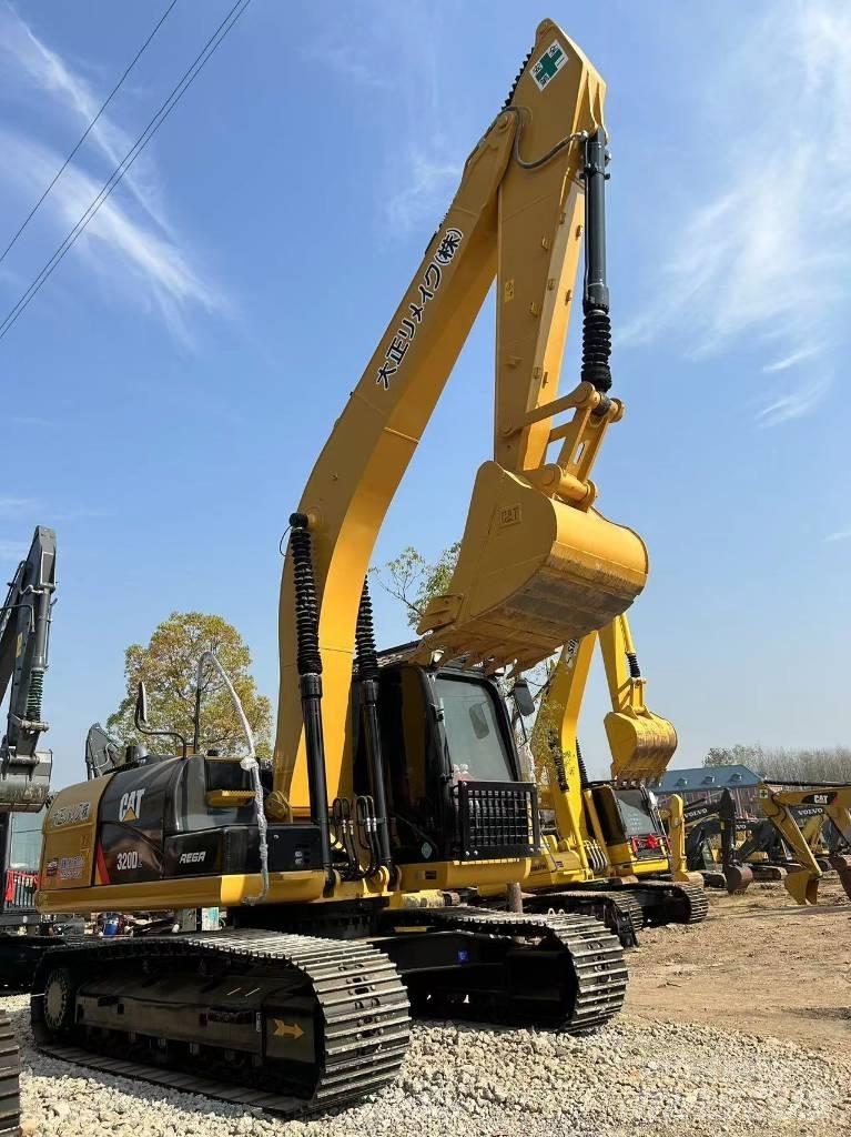 CAT 320D2 Escavadoras Midi 7t - 12t