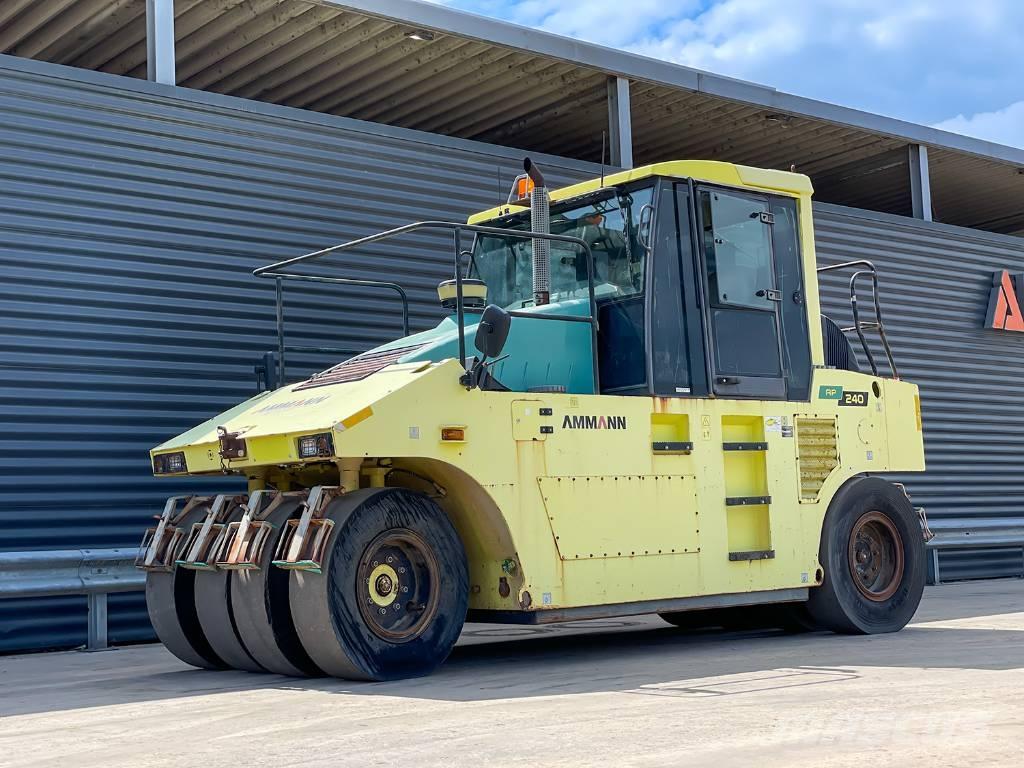 Ammann AP 240 Cilindros Compactadores de pneus