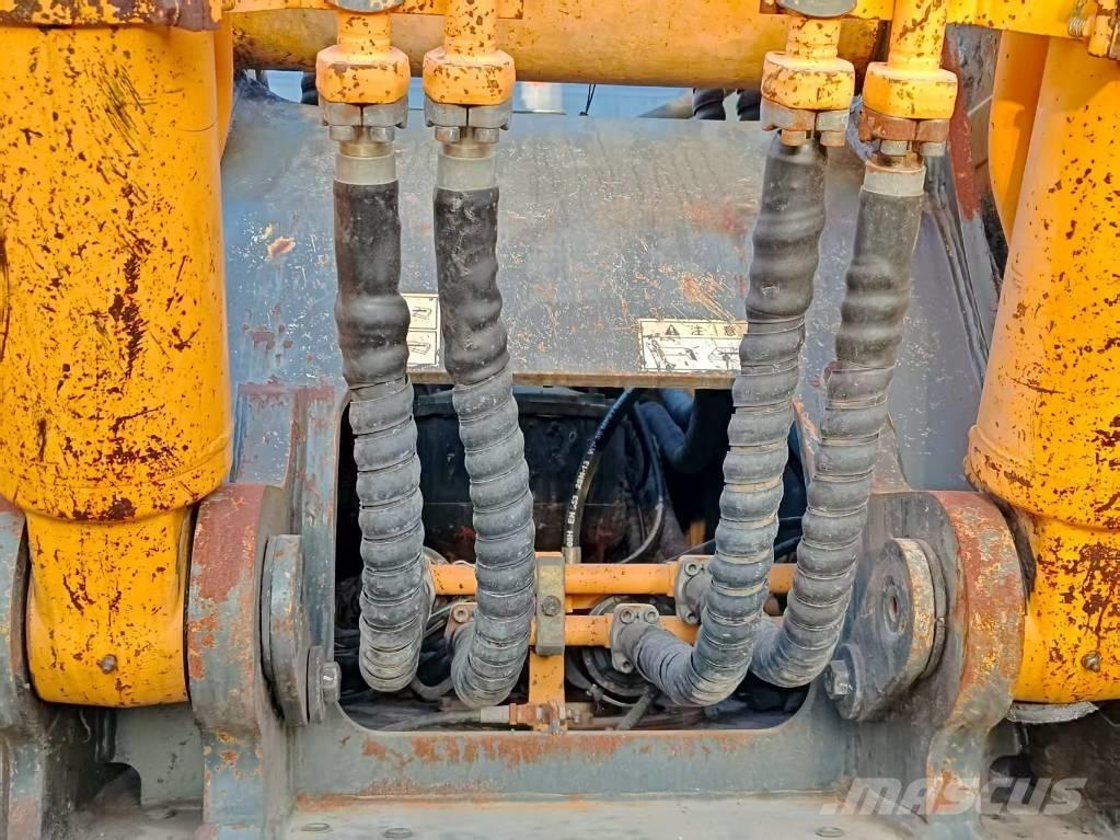 Hyundai R300LC-9S Escavadeiras de esteiras